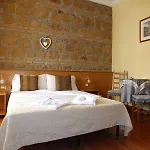 Delia Hotel 2*